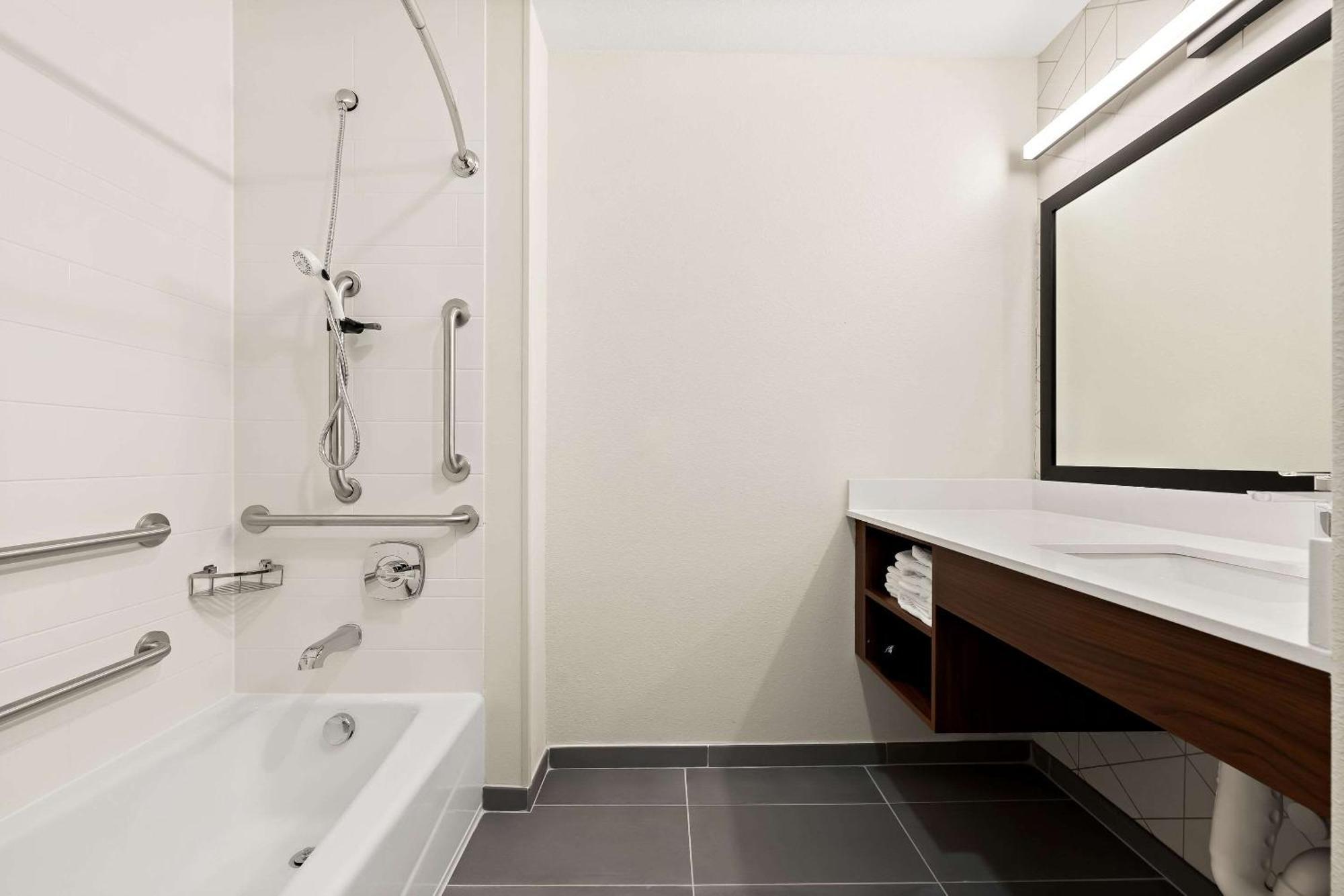 Everhome Suites Huntsville - Research Park Kültér fotó